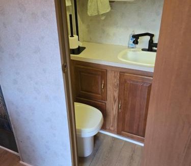 Water Valley Appartement | water valley, tiny home animal petting exp, fruit trees, fishing pond, stars, camping ect