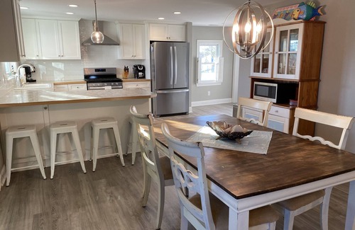 Carteret County Maison | Water View&Access~ Game Room~Sunrise~Beach~Kayak Fishing~Close to Ferry~Sleeps 6