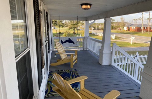 Carteret County Maison | Water View&Access~ Game Room~Sunrise~Beach~Kayak Fishing~Close to Ferry~Sleeps 6