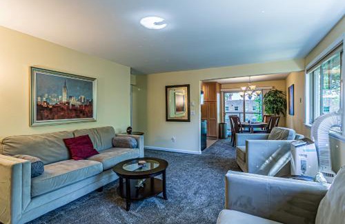 North End Appartement | Water View, Best Area, 2 Bedrooms, WD, Jacuzzi Bath, New Carpet, Balcony, View, 825sf