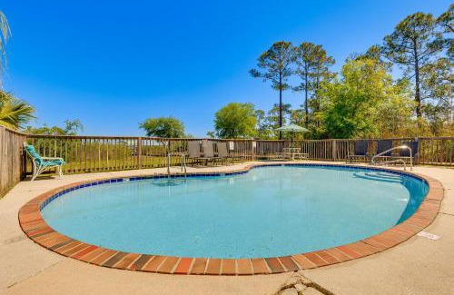 Dauphin Island Appartement | Water View Dauphin Island Condo with Boat Slips