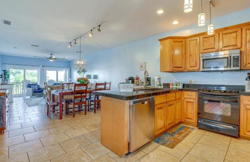 Dauphin Island Appartement | Water View Dauphin Island Condo with Boat Slips