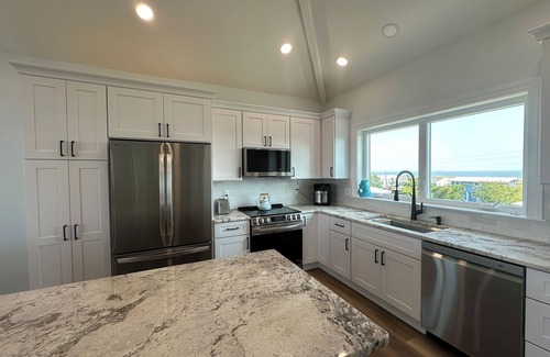 Broadkill Beach Maison | New Construction I Rooftop Deck I Water Views I Dog Friendly I Elevator