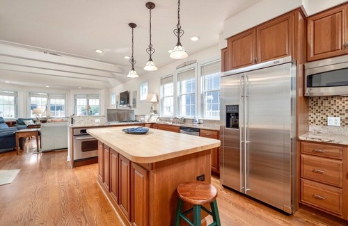 Broadkill Beach Maison | WATER VIEWS, MINI WEEKS, AND PET FRIENDLY!! BOOK TODAY!!