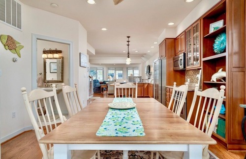 Broadkill Beach Maison | WATER VIEWS, MINI WEEKS, AND PET FRIENDLY!! BOOK TODAY!!