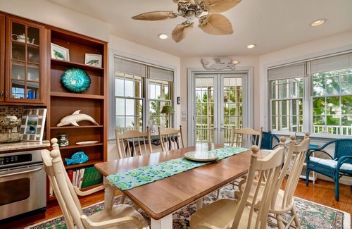 Broadkill Beach Maison | WATER VIEWS, MINI WEEKS, AND PET FRIENDLY!! BOOK TODAY!!