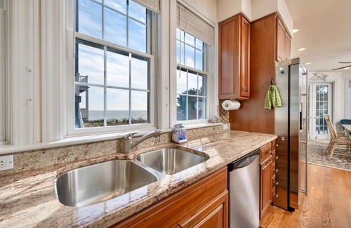 Broadkill Beach Maison | WATER VIEWS, MINI WEEKS, AND PET FRIENDLY!! BOOK TODAY!!