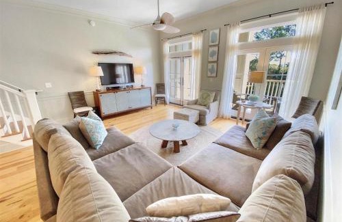 Beach District Maison | Watercolor - 4 WC Blvd #202