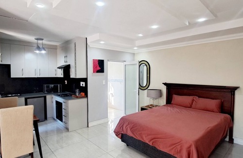 Woodmead Cabine | Waterfall City Guest Lodge - Executive Suite