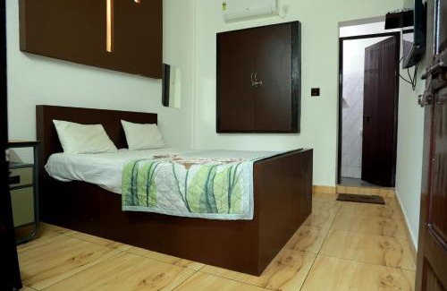 Athirapally Hôtel | Waterfall Gateway