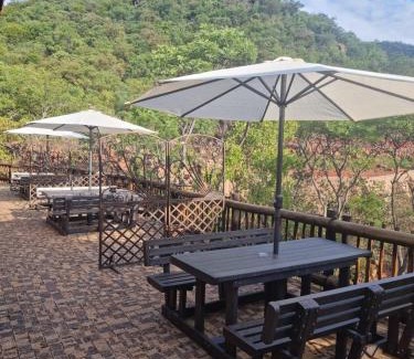 Kranspoort Vakansiedorp Cabine | Waterfall Safari Lodge