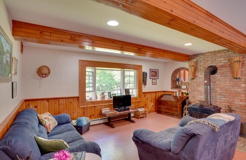 Hollowville Maison | Waterfalls and Trails at The Mills At Green Hole