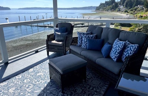 Manchester Appartement | Waterfront 2 bed, 2 baths, 1364 sq ft, views of Mt Rainer, Seattle, and more.