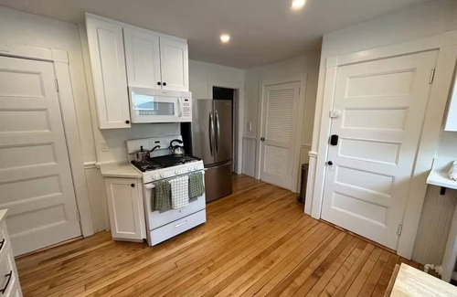 Salem Appartement | Waterfront 2 Bedroom Unit