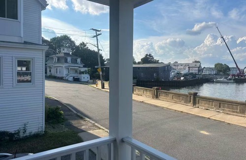 Salem Appartement | Waterfront 2 Bedroom Unit