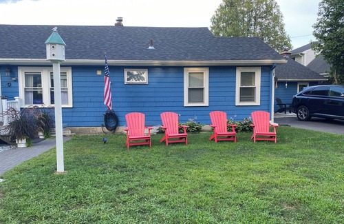 Amesbury Appartement | waterfront 2-bedroom with private dock!