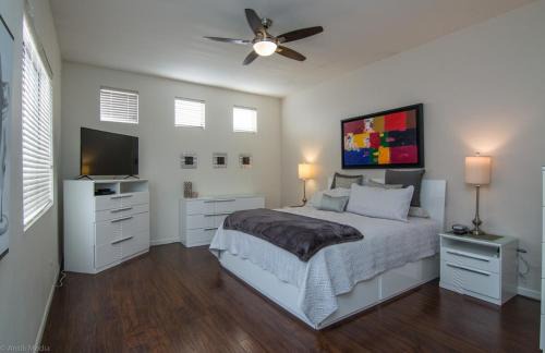 McCormick Ranch Maison | Waterfront-2nd Flr-3br-fireworks-private-gated