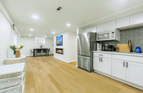 Lakeland South Maison | Waterfront 3BR Lower Unit with Scenic Views