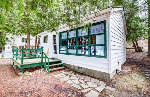 South Bruce Peninsula Cabine | Waterfront Adults Only Private Cabin Sleep 4