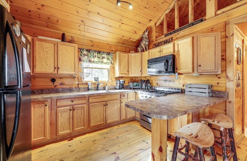 Carmel Cabine | Waterfront Angler’s Oasis in The Maine Highlands!