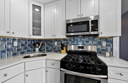 Pebble Beach Maison | Waterfront Beach House 5 bed/2 bath