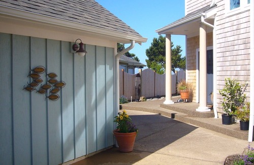 Lincoln City Maison | BORD DE L'EAU Bungalow ... VUES, VUES, VUES!