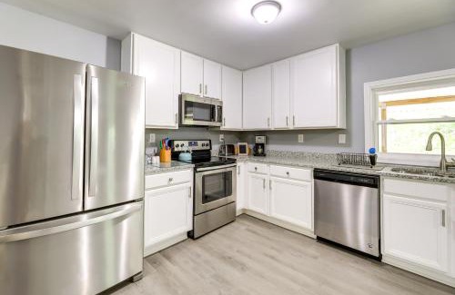 Burgaw Maison | Waterfront Burgaw Vacation Rental with Private Yard!