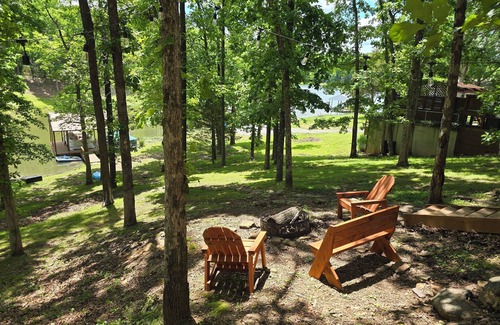 Ozark Cabine | Waterfront cabin on the beautiful Lake of Egypt!