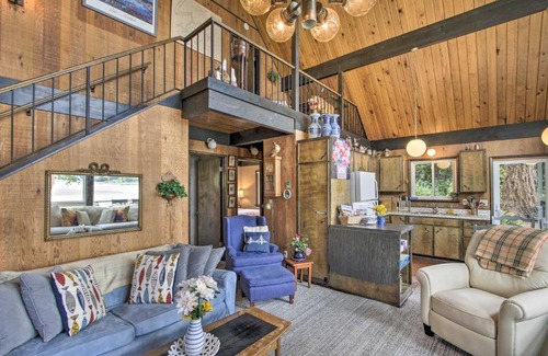 Gig Harbor Maison | Waterfront Cabin with Fire Pit in Gig Harbor!