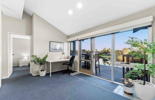 Patterson Lakes Villa | Waterfront Canal beach view + Private Jetty
