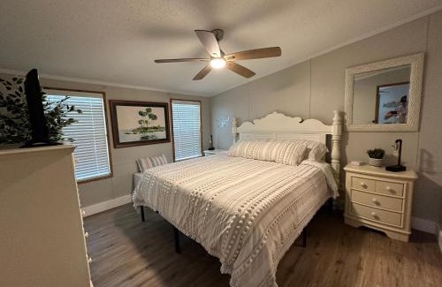 Satsuma Maison | Waterfront Canal in Satsuma Florida