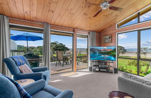 Snells Beach Maison | Waterfront Charm - Snells Beach Holiday Home