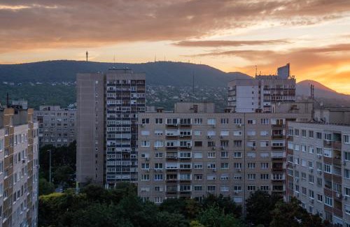 Obuda Appartement | Waterfront City apt Buda Hills Views&Free parking