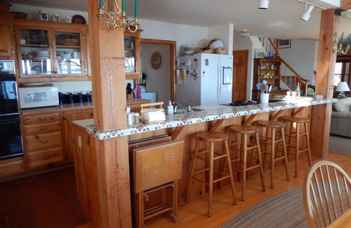 Sebago Maison | Confort et calme au bord de l'eau, plage privée de 200 pieds, surplombe des kilomètres de lac