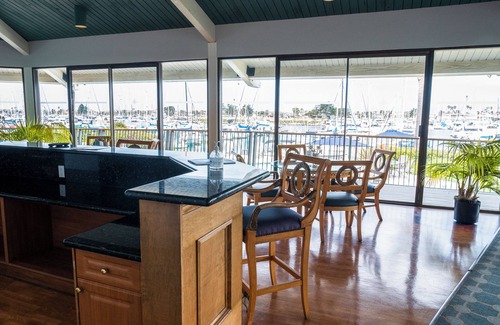 Hollywood Copropriété | Waterfront Condo in Channel Islands Harbor. Perfect Destination for Any Traveler!