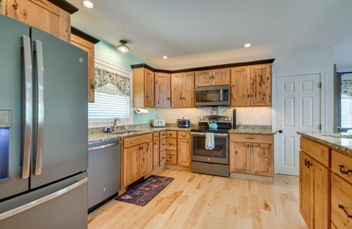Silver Lake Appartement | Waterfront Conway Area Condo Walk to Beach!