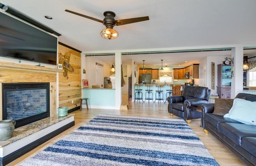 Silver Lake Appartement | Waterfront Conway Area Condo Walk to Beach!