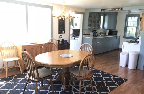 Westport Cottage | COTTAGE À L'EAU SUR 53 PROMOIR PRIVÉ, Animaux acceptés