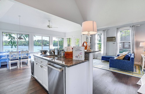 Summer Village Cottage | Waterfront Cottage in Summer Village w/ Grill