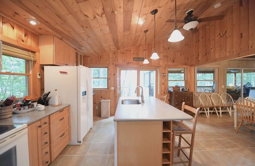 Standish Chalet De Ski | Waterfront Cottage on Frye Island with Sandy Beach and Stunning Sunrises!