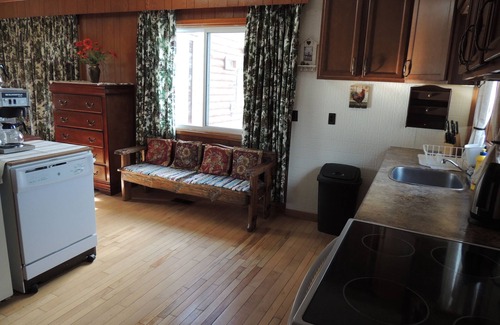 Grey Highlands Cottage | Chalet confortable au bord de l'eau sur un lac de truite privé