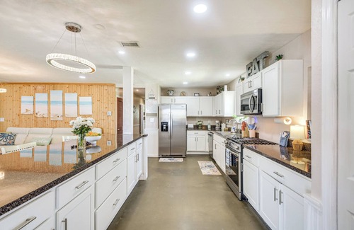 South Daytona Maison | Waterfront Daytona Escape w/ Pool & Game Room!