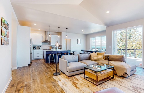 Port Ludlow Maison | Waterfront dream home with unparalleled views, gas fireplace, & washer/dryer