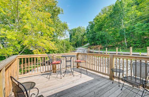 Cub Run Maison | Waterfront Escape in Cub Run with Deck and Hot Tub!