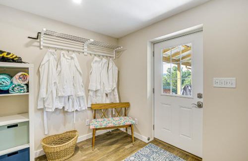 Cub Run Maison | Waterfront Escape in Cub Run with Deck and Hot Tub!
