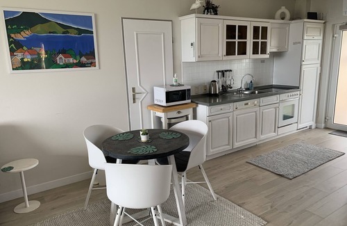 Whitianga Appartement | Waterfront fabulous view, spacious studio, heated pool & 10 mins walk into town.