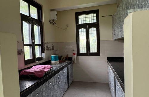 Mandi Maison | Waterfront Family Retreat–2BHK Independent Floor by Homeyhuts