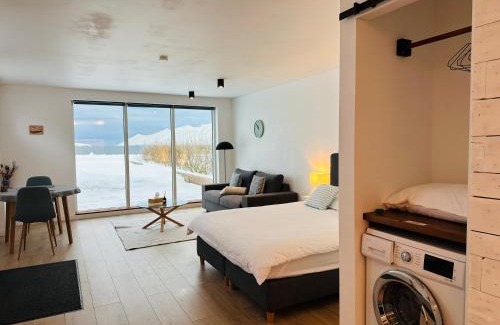 Hauganes Maison | Waterfront Fjord House