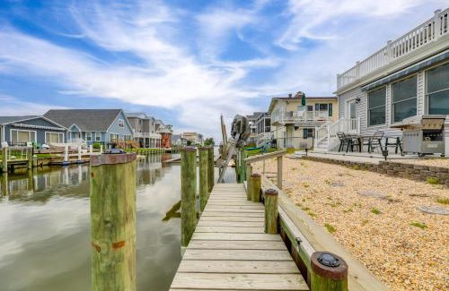 Keen-Wik On the Bay Maison | Waterfront Gem with Dock 3 Mi to Fenwick Island Fun