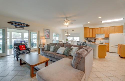Keen-Wik On the Bay Maison | Waterfront Gem with Dock 3 Mi to Fenwick Island Fun